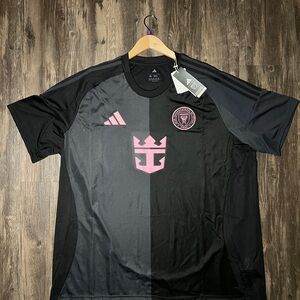 Adidas Black and Pink Men's Jersey